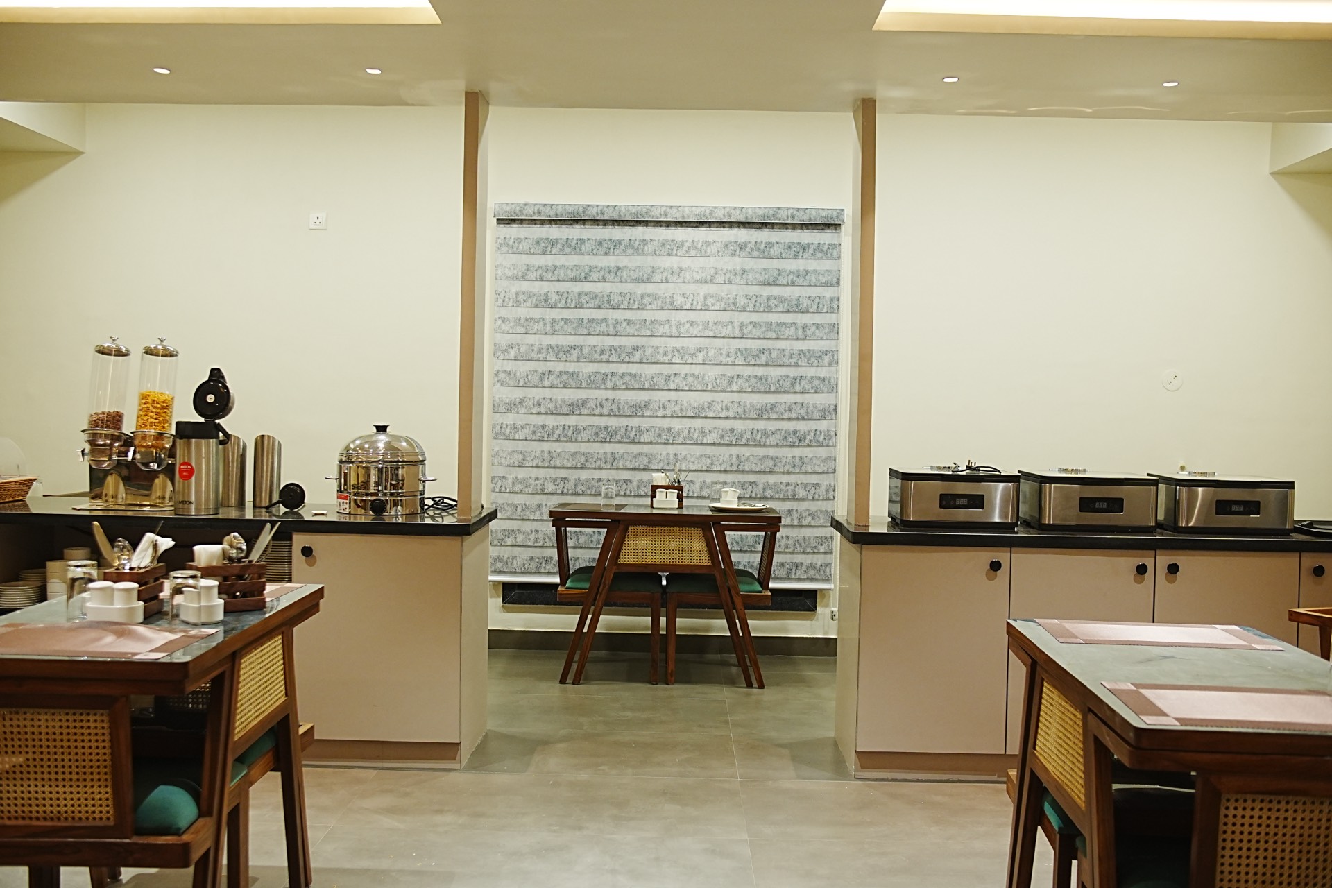 Hotel cafe with dining area